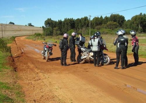 Steve and Pillion bought some land out there (buy now, pay later at the dealer :): Fortunately a soft landing, minor damage to the GS